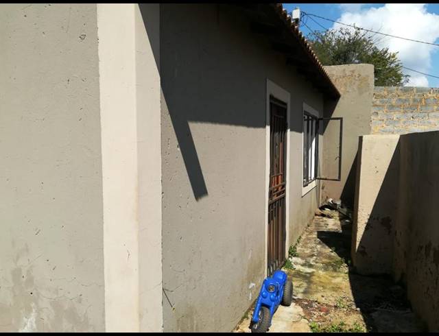 2 BEDROOM HOUSE FOR SALE IN DAVEYTON EXT 3